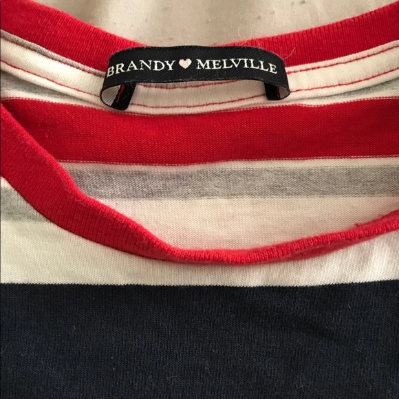 Brandy Melville tee - Picture 2 of 4